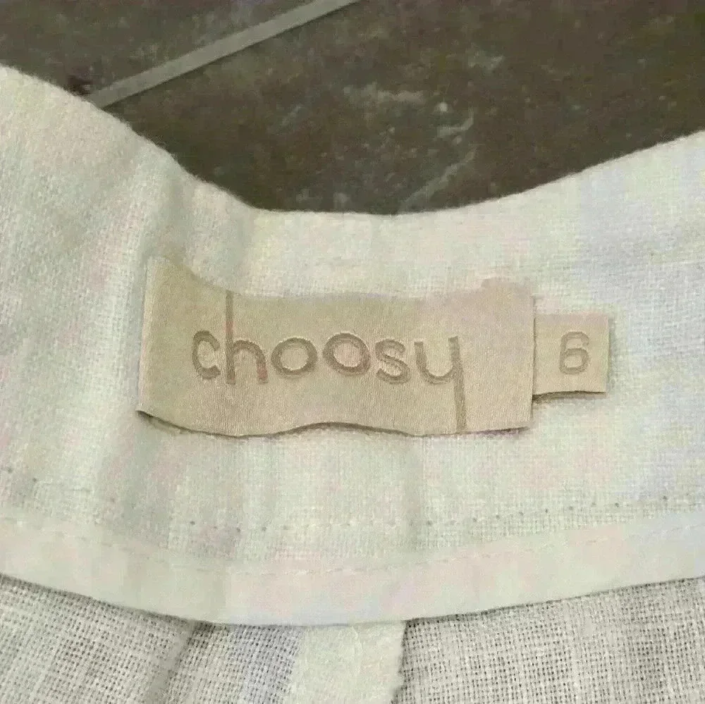 Choosy White Short
